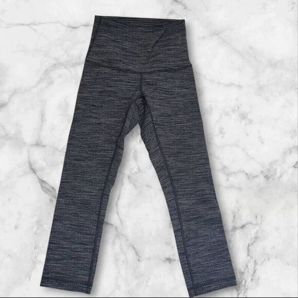 Lululemon Size 2 High Rise Wunder Under - Picture 1 of 5
